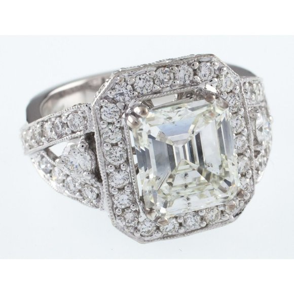 18k White Gold Emerald Cut Diamond Solitaire Ring w/ Accent Stones TDW = 4.5 ct - Picture 3 of 12